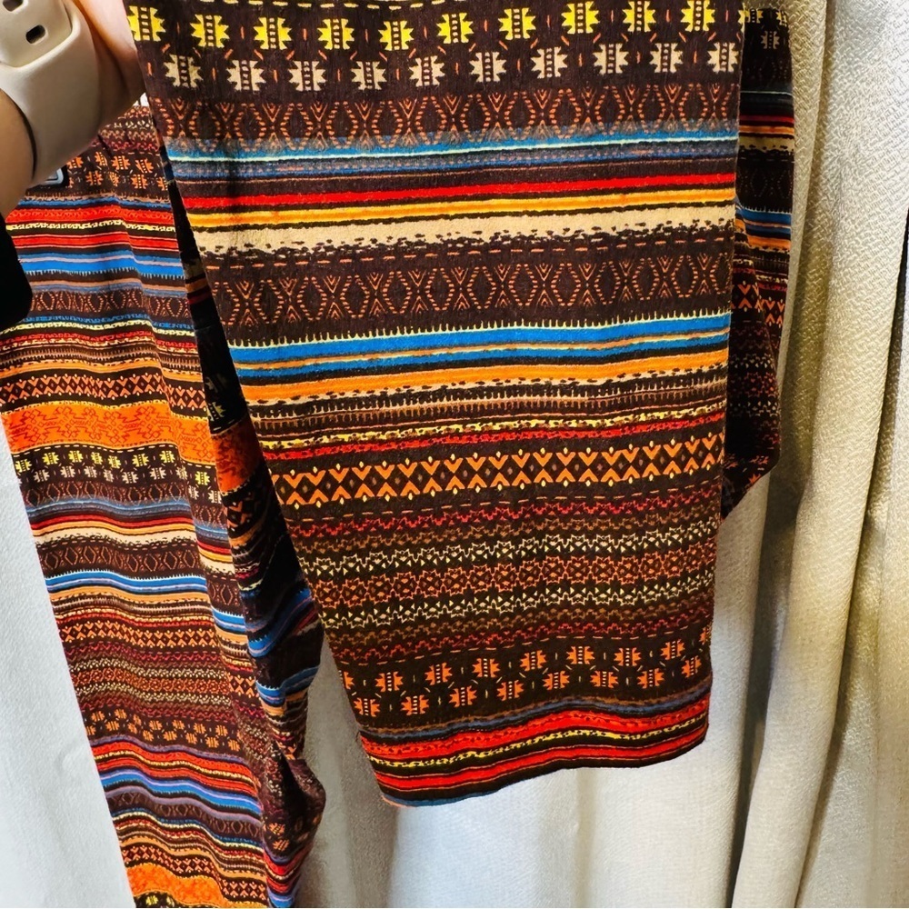 Vibrant Multicolor Patterned Leggings - Picture 4 of 7
